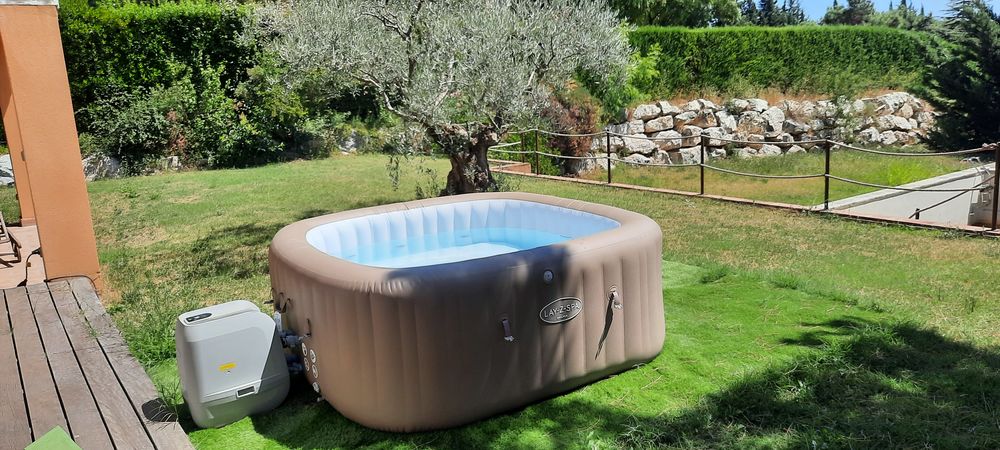 SPA de jardin gonflable 700 Aix-en-Provence (13)