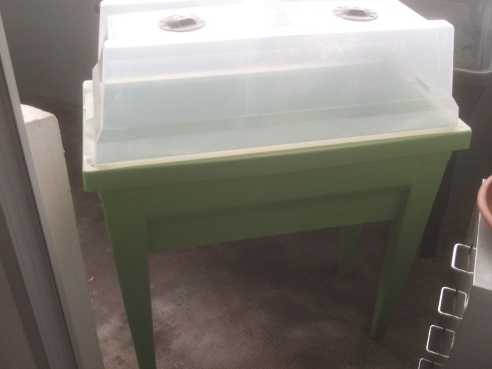 JARDINIERE SUR PIED AVEC SON COUVERCLE 15 Saint-�tienne (42)