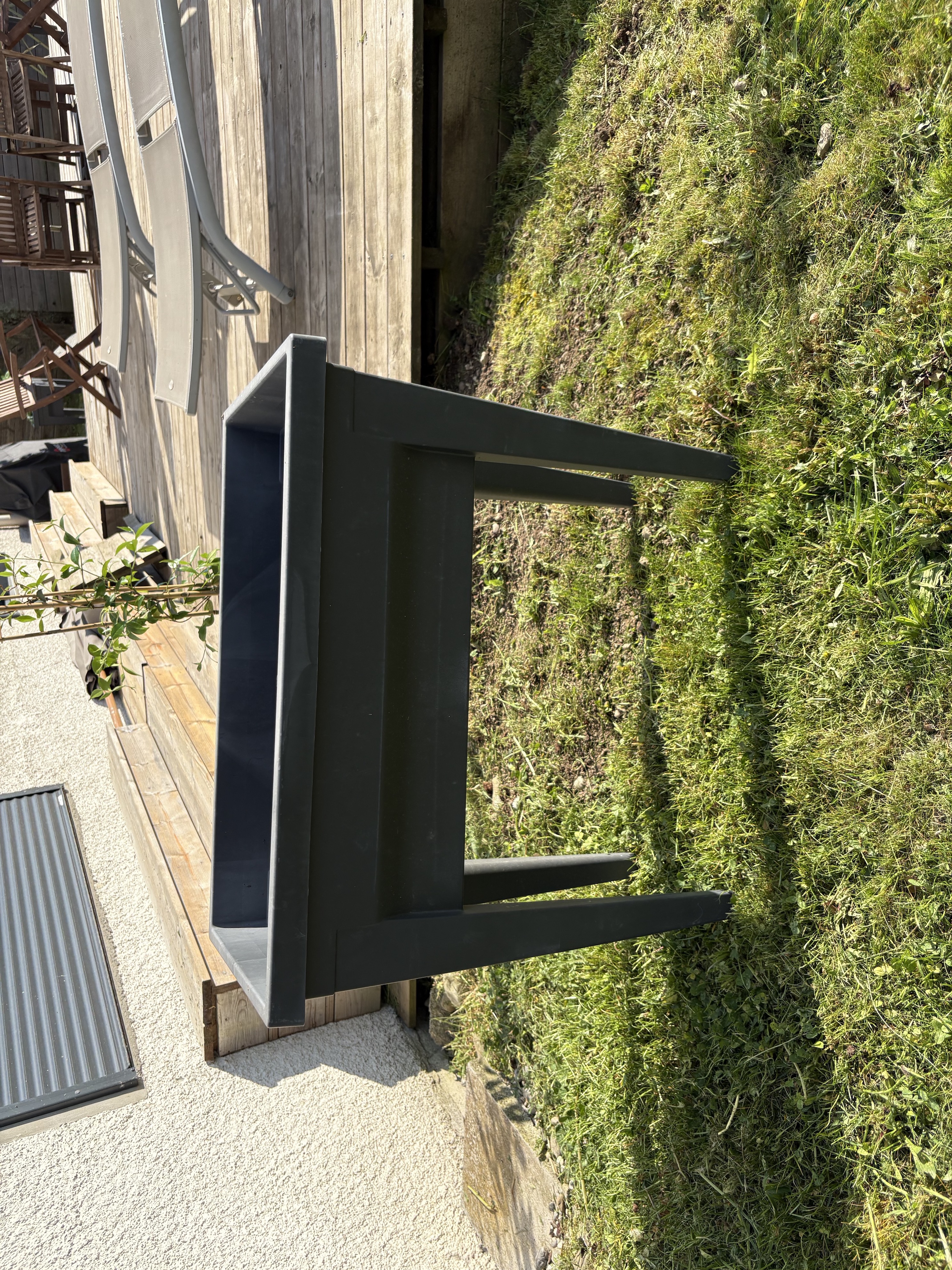 8 jardini�res grises sur pieds 10 Annecy (74)