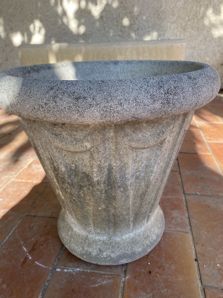 JARDINIERES RONDES EN GRAVIER LAVE 100 Nans-les-Pins (83)