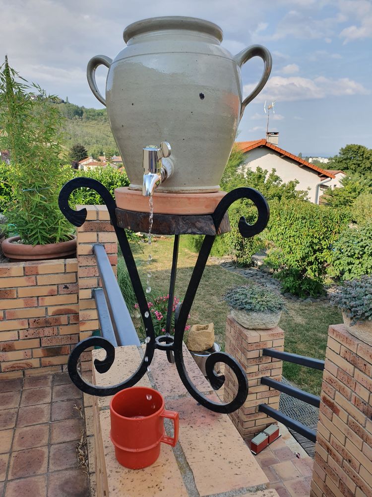 JARRE pour DISTRIBUTION d'1 BOISSON FESTIVE-Sangria, autres 24 Blanzat (63)