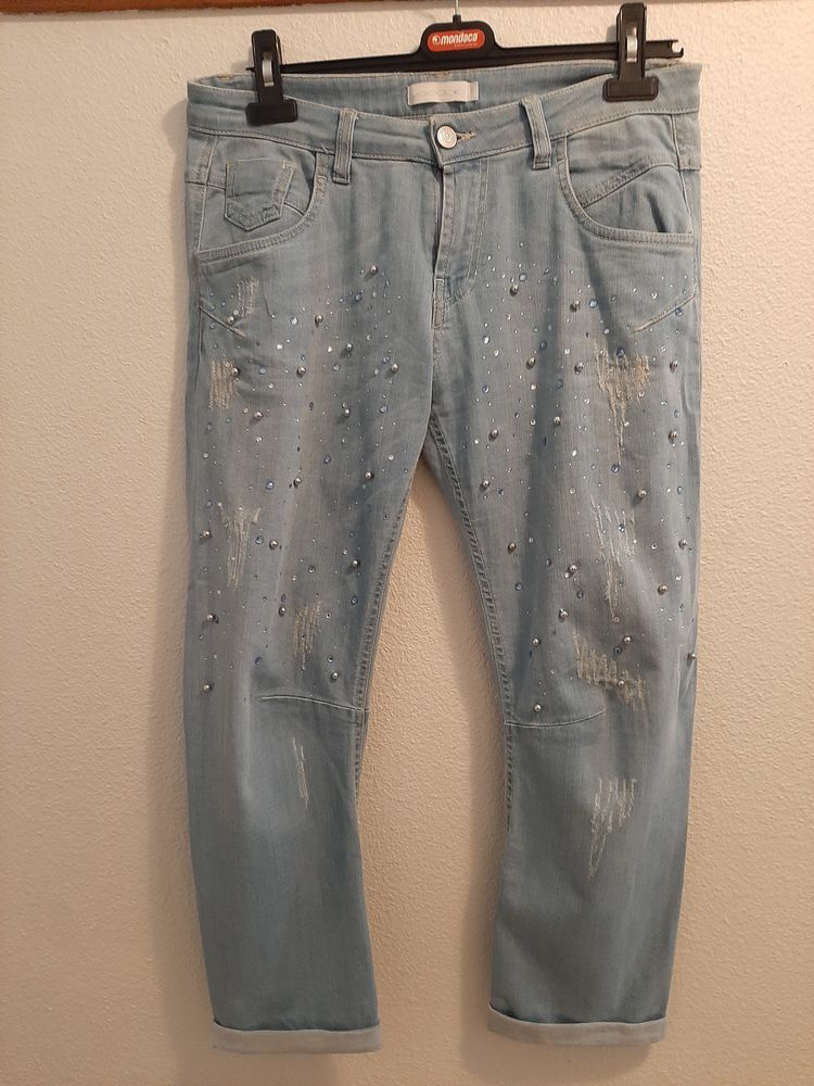 Jean's avec bijoux 15 Charlieu (42)