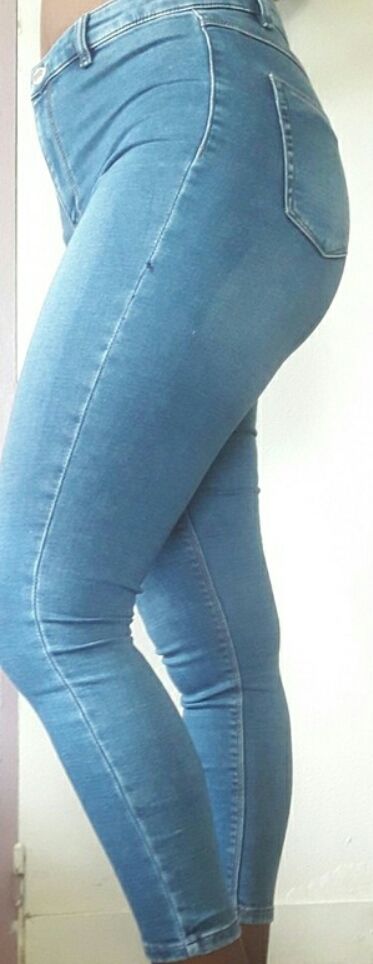 Jean bleu cama�eu. 4 Petit-Bourg (97)