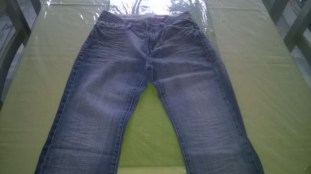 Jean's COMPLICES 
Avec c?ur brode  sur le cote
Taille 38
8 Talange (57)