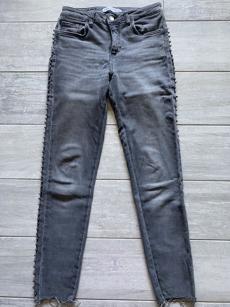 jean d�lav� noir Zara t 38 10 Thionville (57)