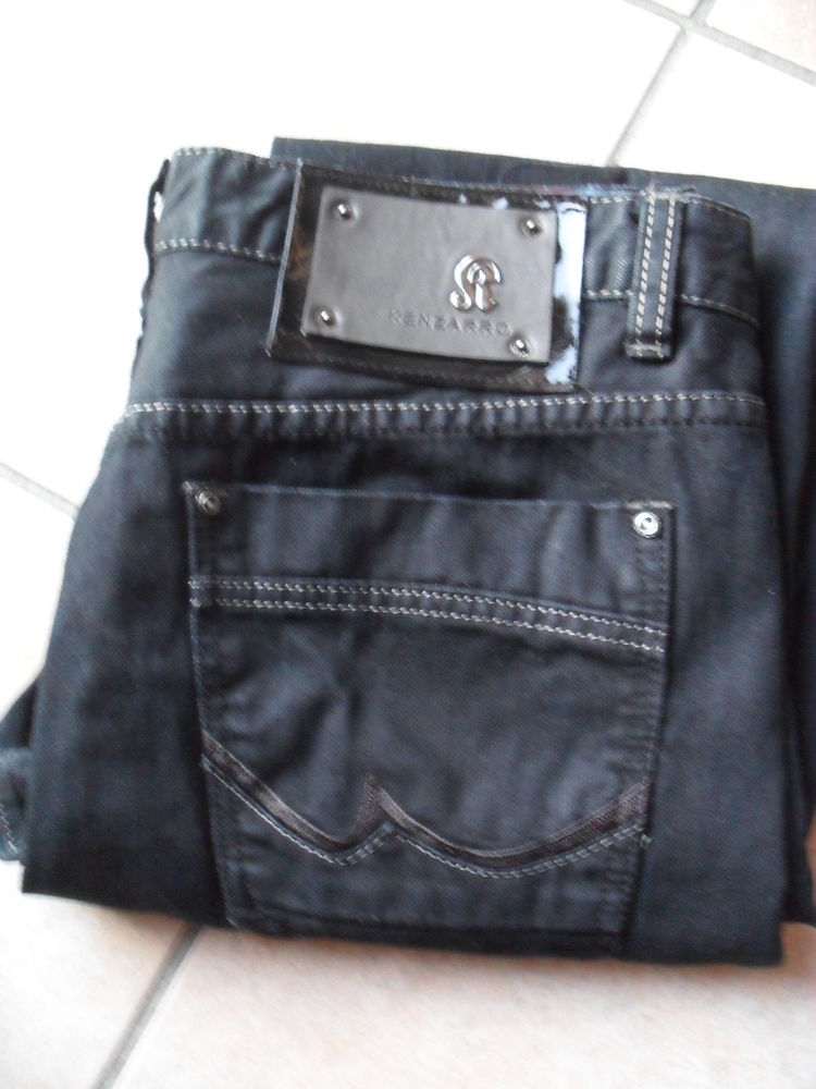 jean homme
couleur noir
T 42/44
6 Bauvin (59)