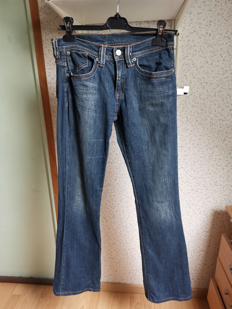 Jean l�vi's 28X32 d�lav�, taille 38, coupe �vas�e 20 Villemomble (93)