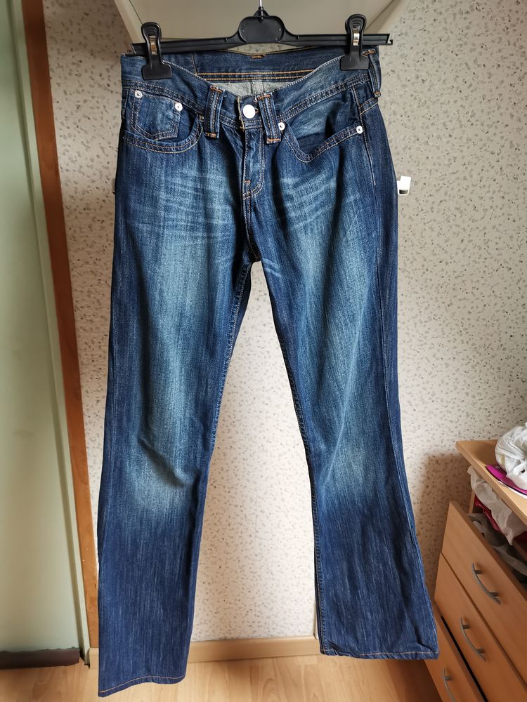 Jean l�vi's 904 d�lav� 28X34, taille 38 20 Villemomble (93)