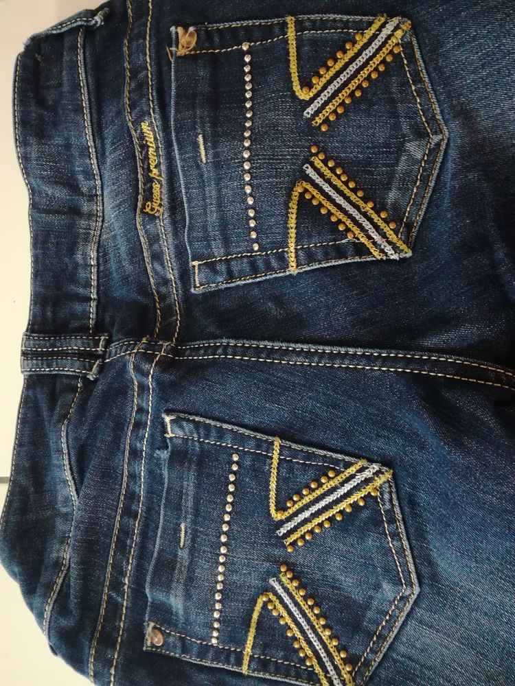 Jean marque GUESS 7 Laval (53)