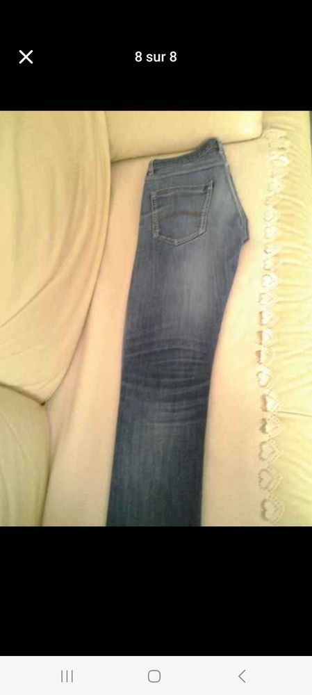 un jean  marque  Malboro  et chemise  blanche  sport 35 Stains (93)