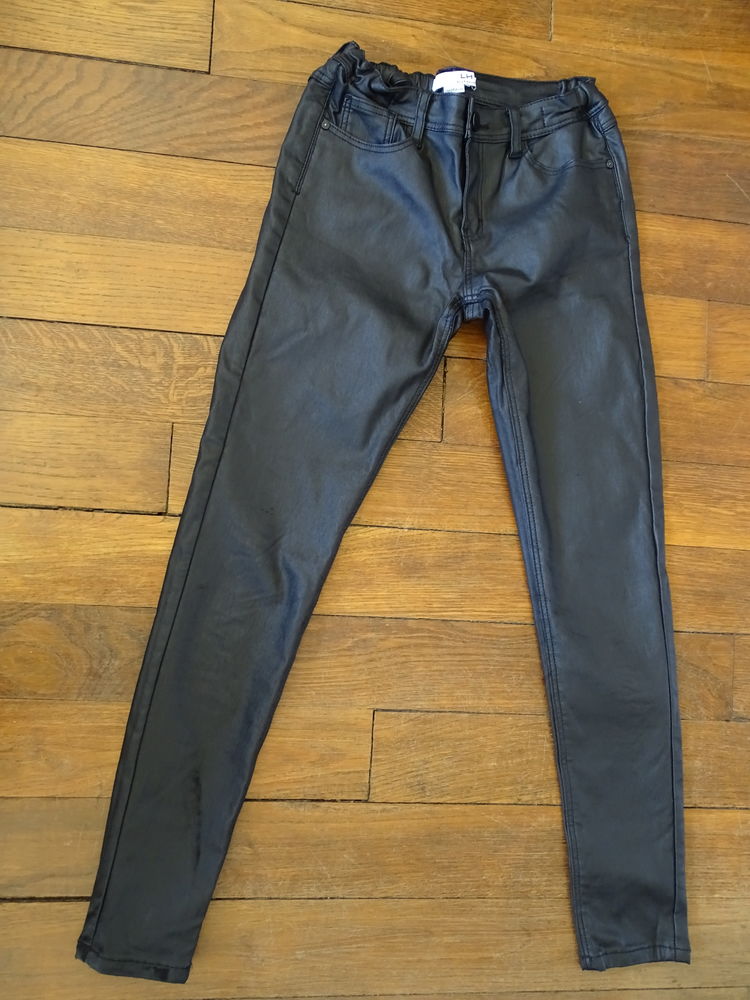 Jean noir Fille14ans. 3 Souppes-sur-Loing (77)