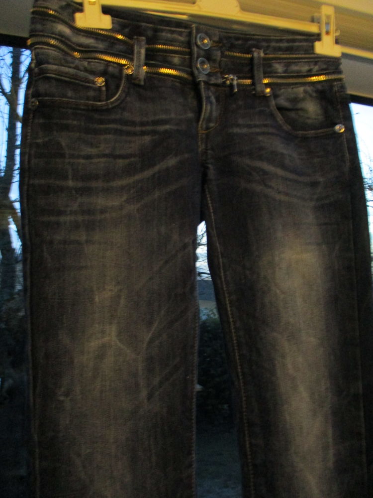 Jean  taille basse ceinture � fermeture �claire T 38
10 Sathonay-Village (69)