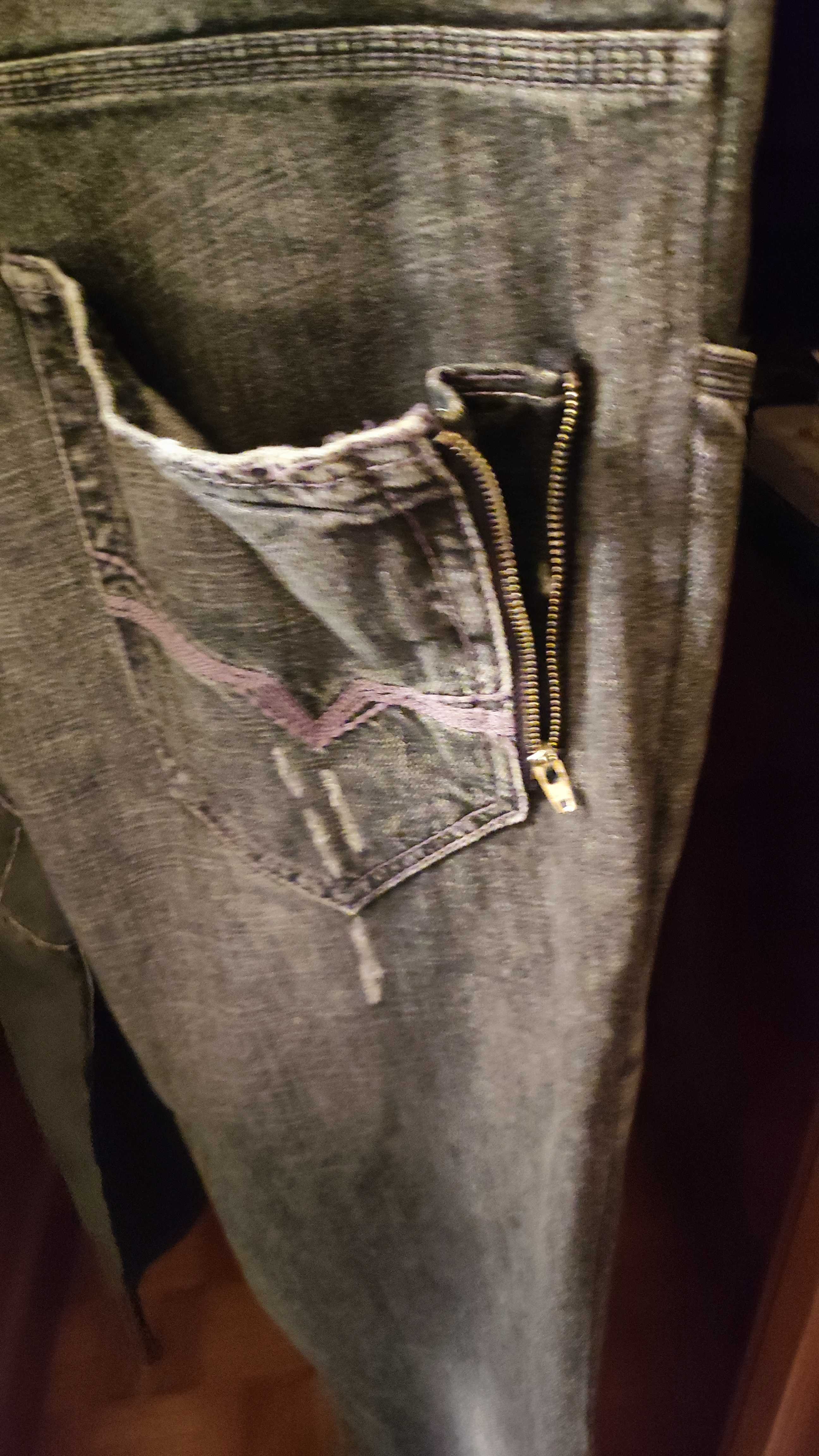 Jean vintage en tr�s bon �tat. GUESS taille 36 US. 80 Verneuil-sur-Seine (78)