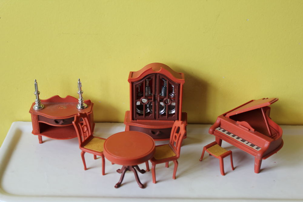 JEAN WEST GERMANY Meubles Maison Poup�es vintage 70 salon 30 Issy-les-Moulineaux (92)