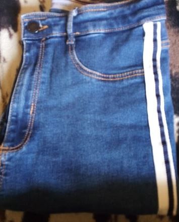 Jeans avec bande blanche sur chaque c�t� 5 Mondeville (14)