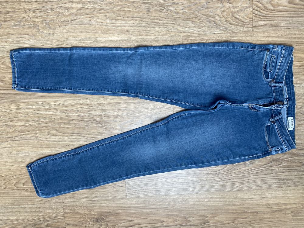 lot 2 jeans bizzbee en 40 15 Avesnes-les-Aubert (59)