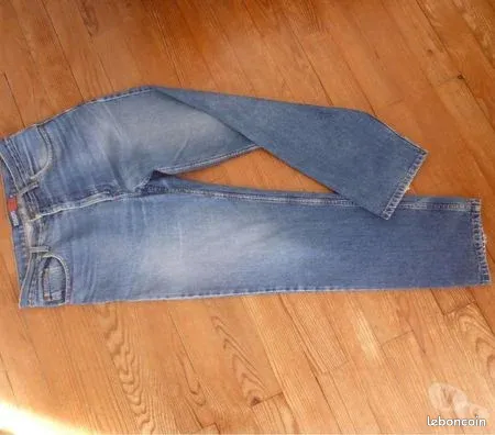 2 JEANS T42 - BLEU DELAVE. 15 Soissons (02)