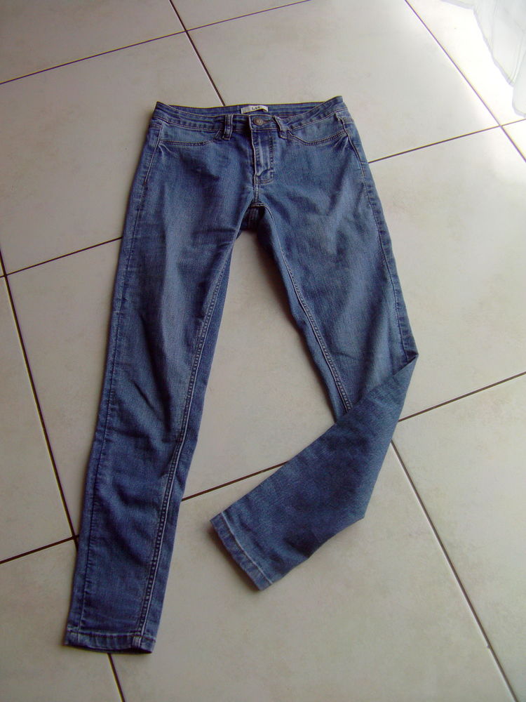 Jeans bleu taille 36 3 Les Bâties (70)