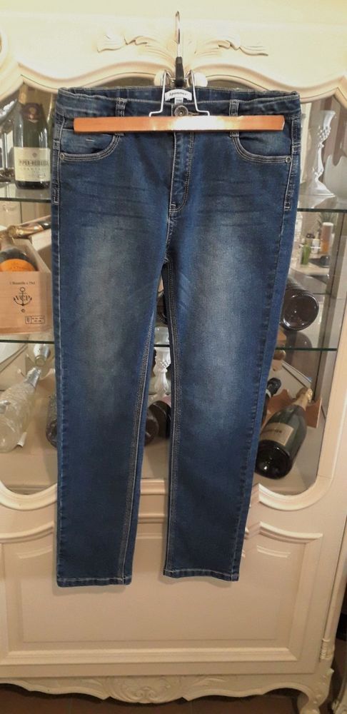Jeans d�lav� 3 Pommes 11-12 ans - TBE 15 Reims (51)