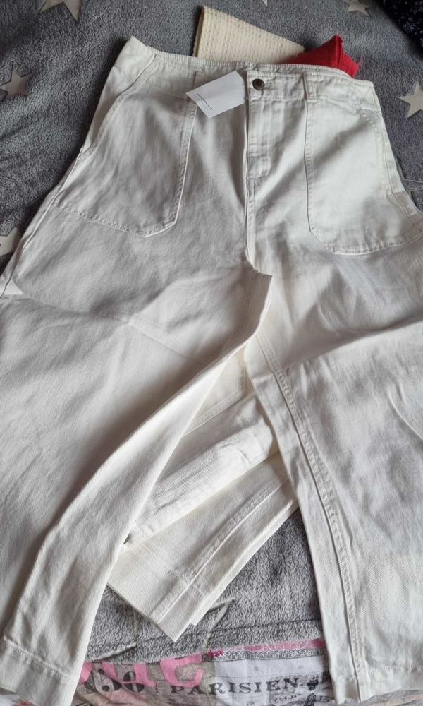 Lot de 2 jeans Femme blanc cr�me.  T42. neufs 20 Oullins (69)