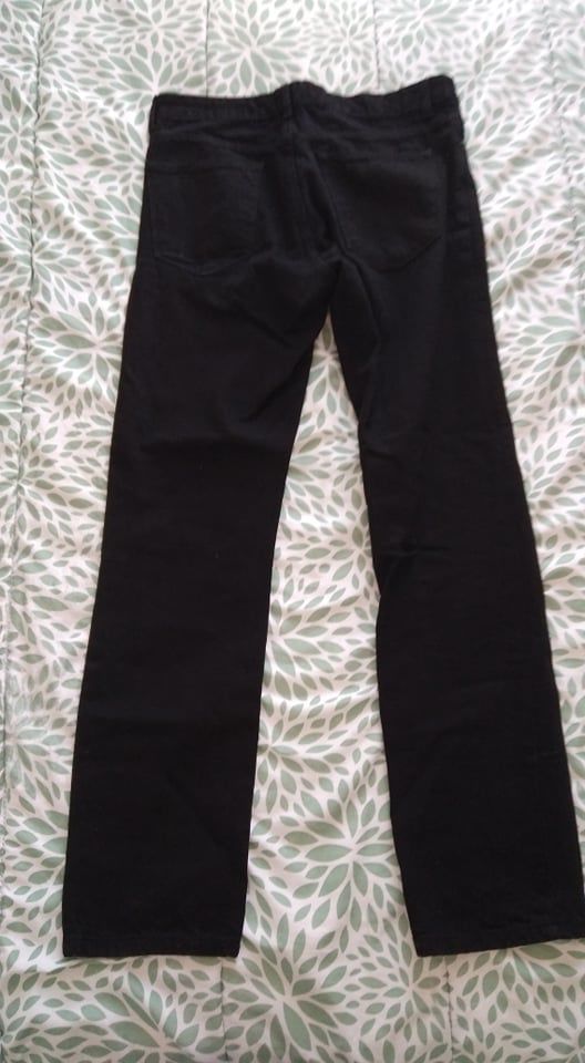 jeans noir neuf  10 La Seyne-sur-Mer (83)