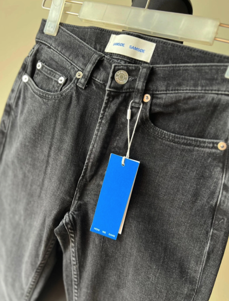 Jeans noir samsoe samsoe
XS / 34 / 6�Neuf avec �tiquette� 60 Nice (06)