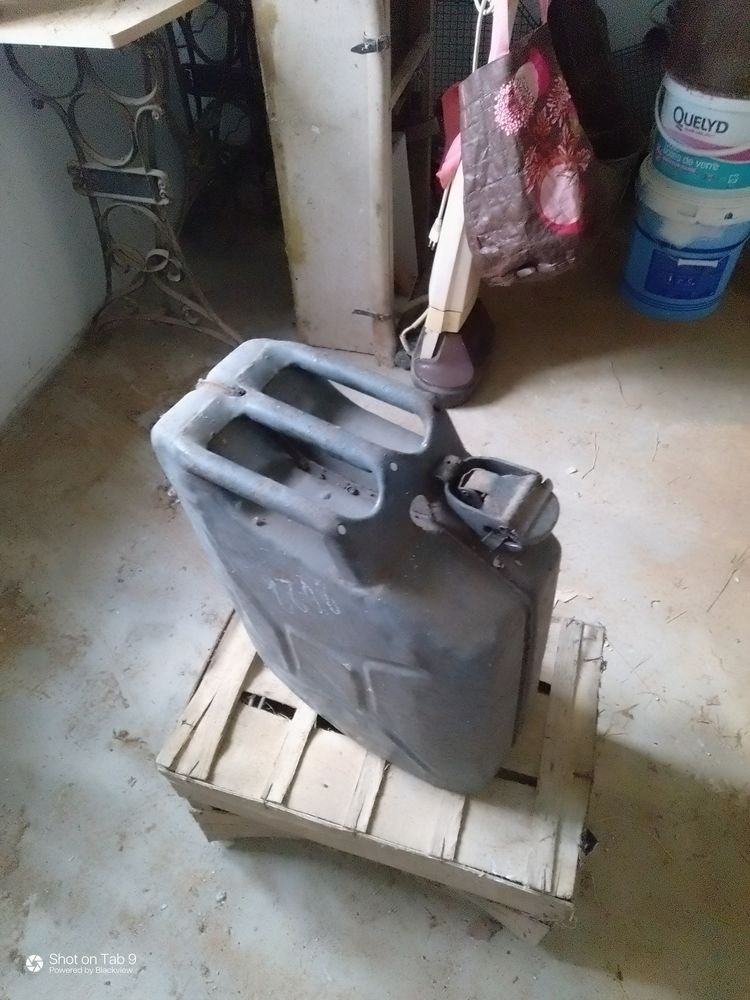 jerrican US 20lts 7 Sainte-Scolasse-sur-Sarthe (61)