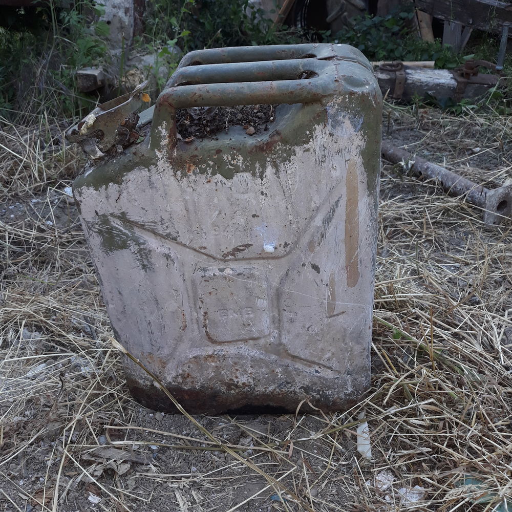 Jerrican 20 L m�tal 15 �toile-sur-Rh�ne (26)