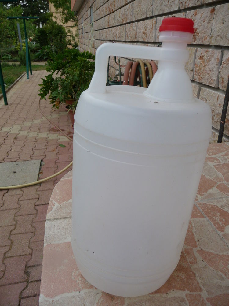 16 JERRICANES ALIMENTAIRES DE 5 L
3 Beynost (01)