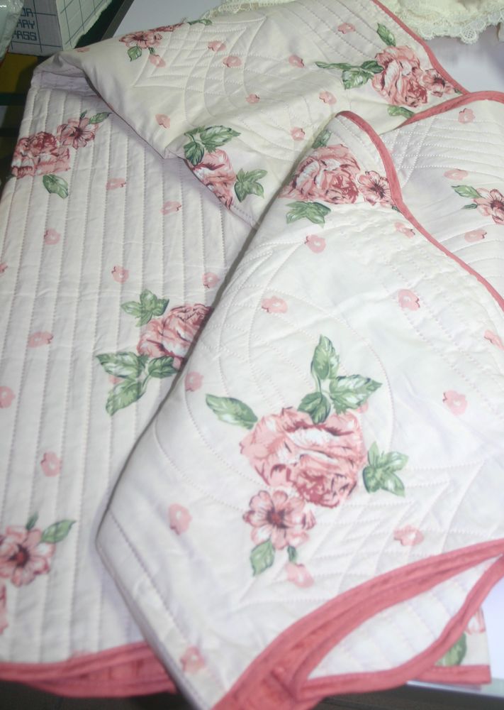 JET� DE LIT D�CORS FLEURS BLANCHE ET ROSE 6 Champigny (51)