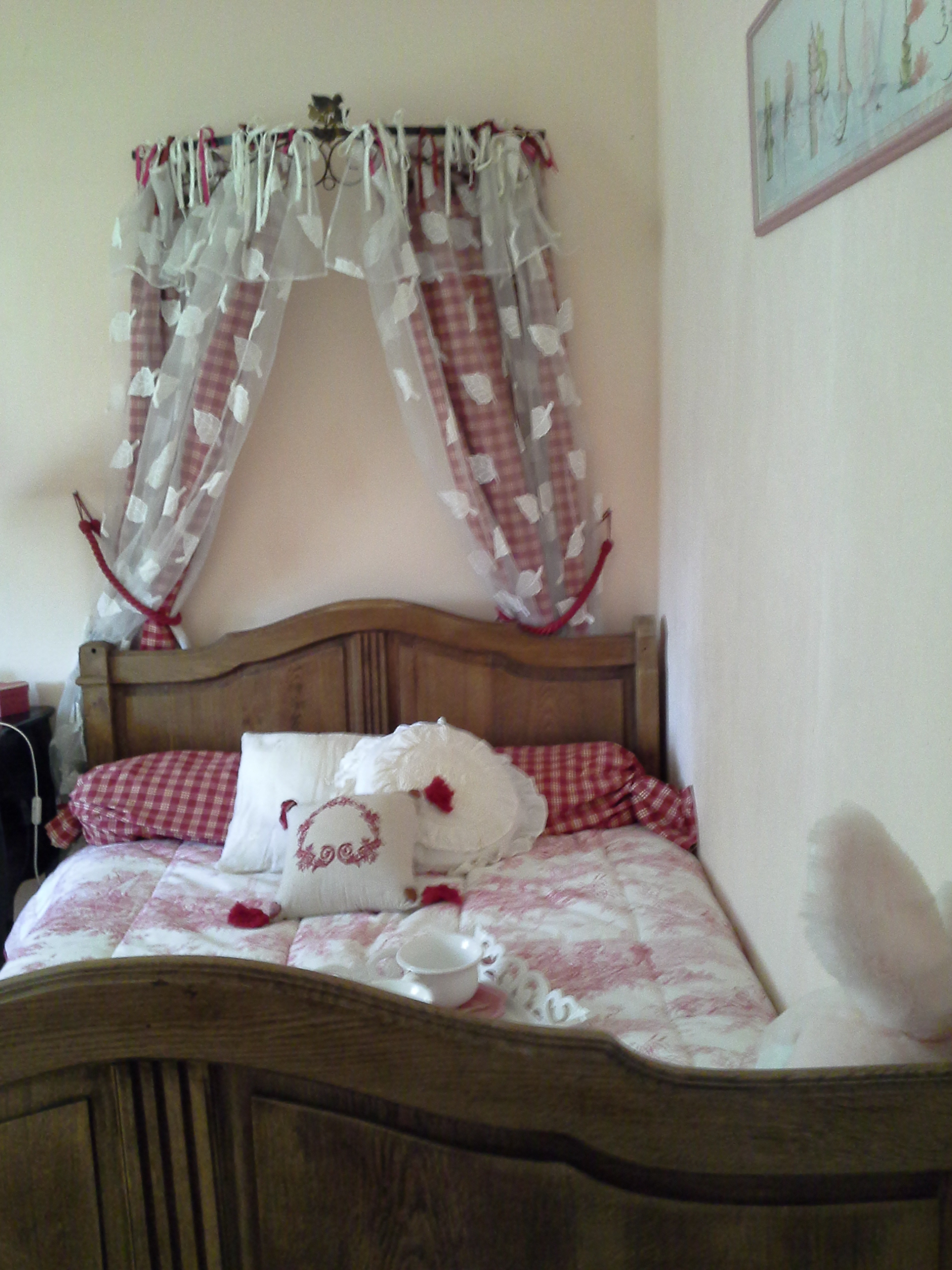 Jet� de lit et rideau assorti toile de jouy blanc et rose 70 Varilhes (09)