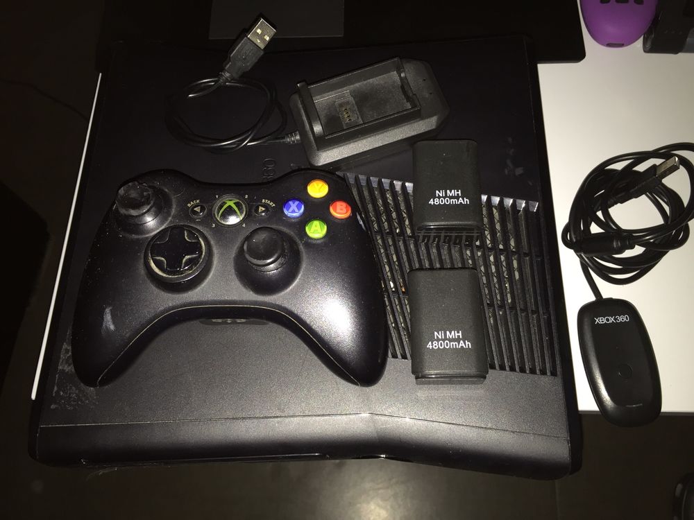 x box 360 + 20 jeux + 2 batteries rechargeables + adaptateur 125 Mont-Saint-Aignan (76)