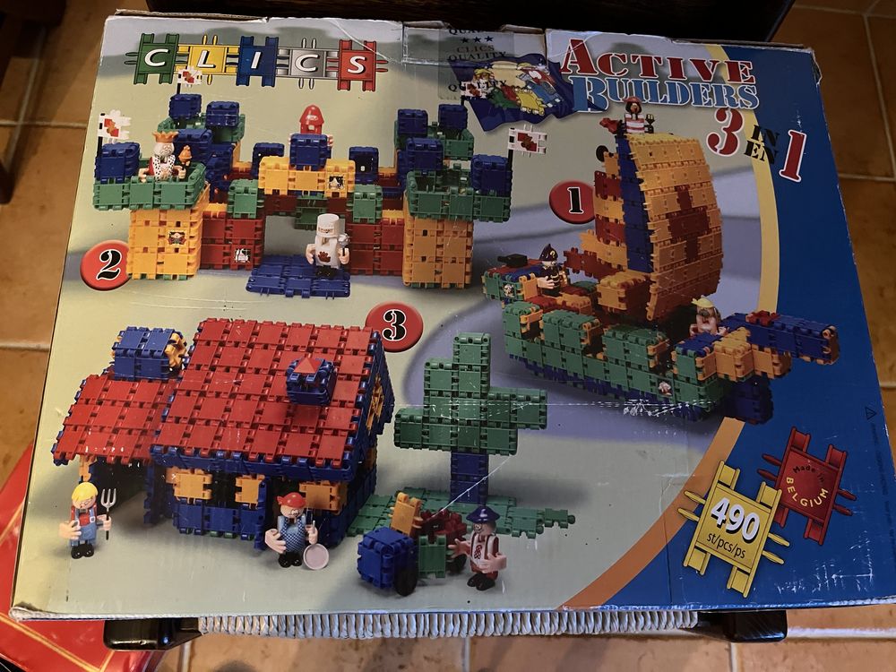 Jeux de construction. Active Builders. Clics. 8 Amn�ville (57)