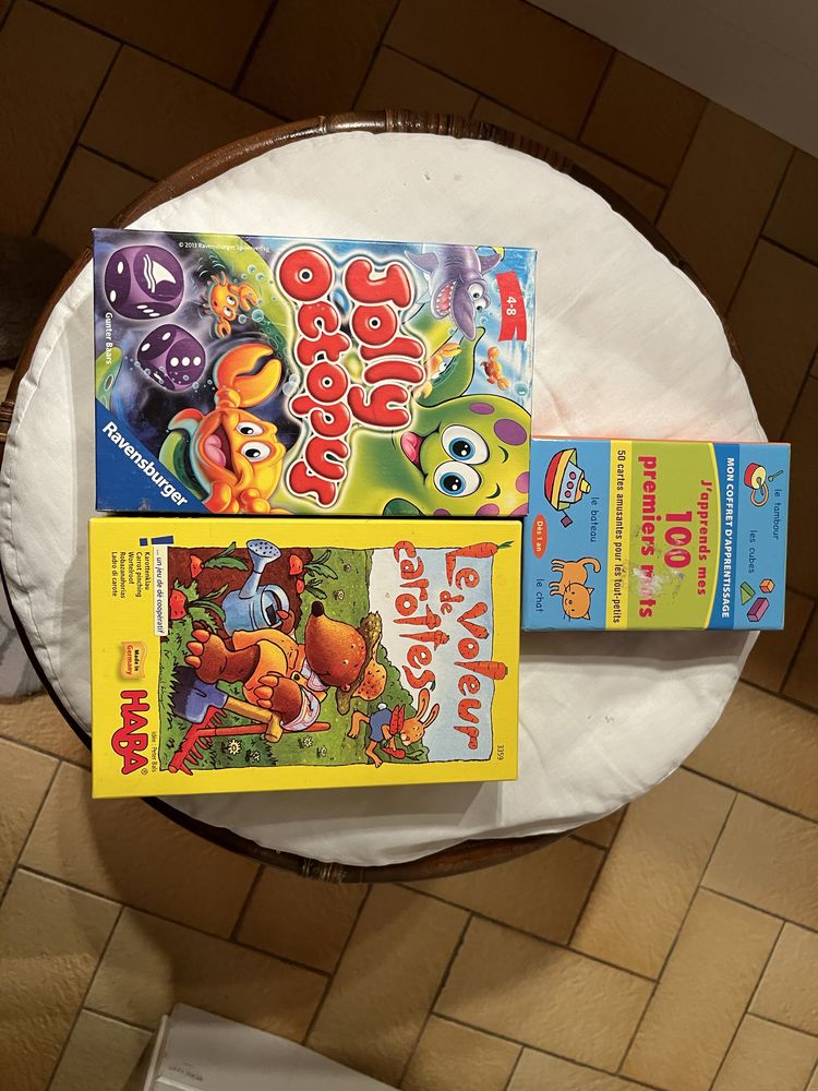 4 jeux enfants bas.
3 Amn�ville (57)