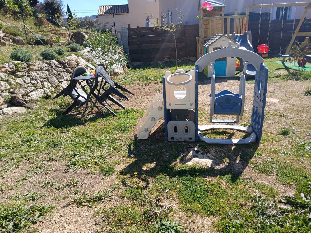 jeux ext�rieur pour enfant �g� de 2 �  6 ans. 70 Brignoles (83)