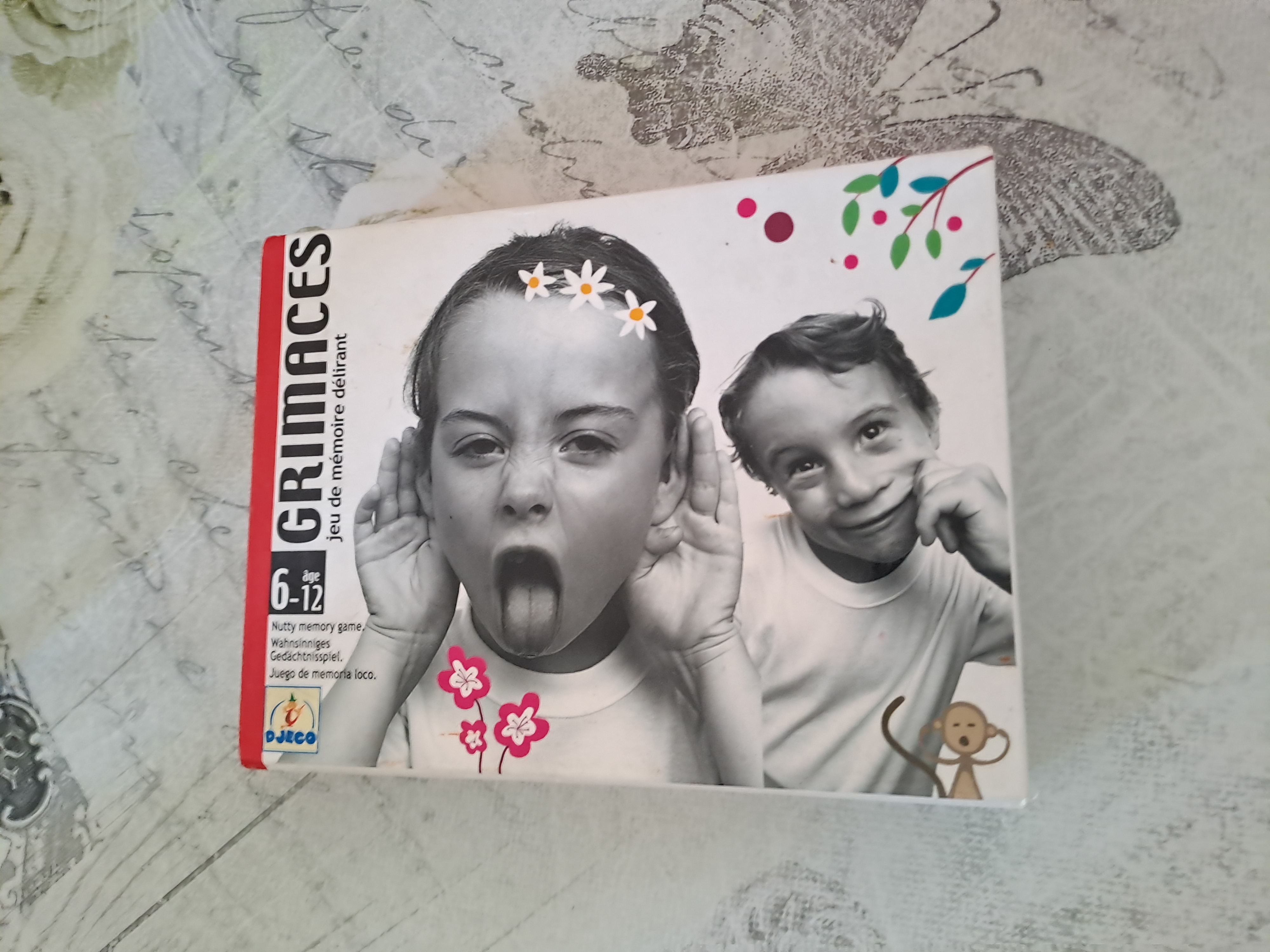 Jeux grimaces 5 Paris 18 (75)