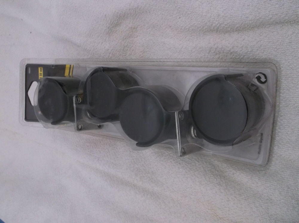 2 JEUX DE 4 ROULETTES NEUF PRIX / 6 EUROS 6 Soullans (85)