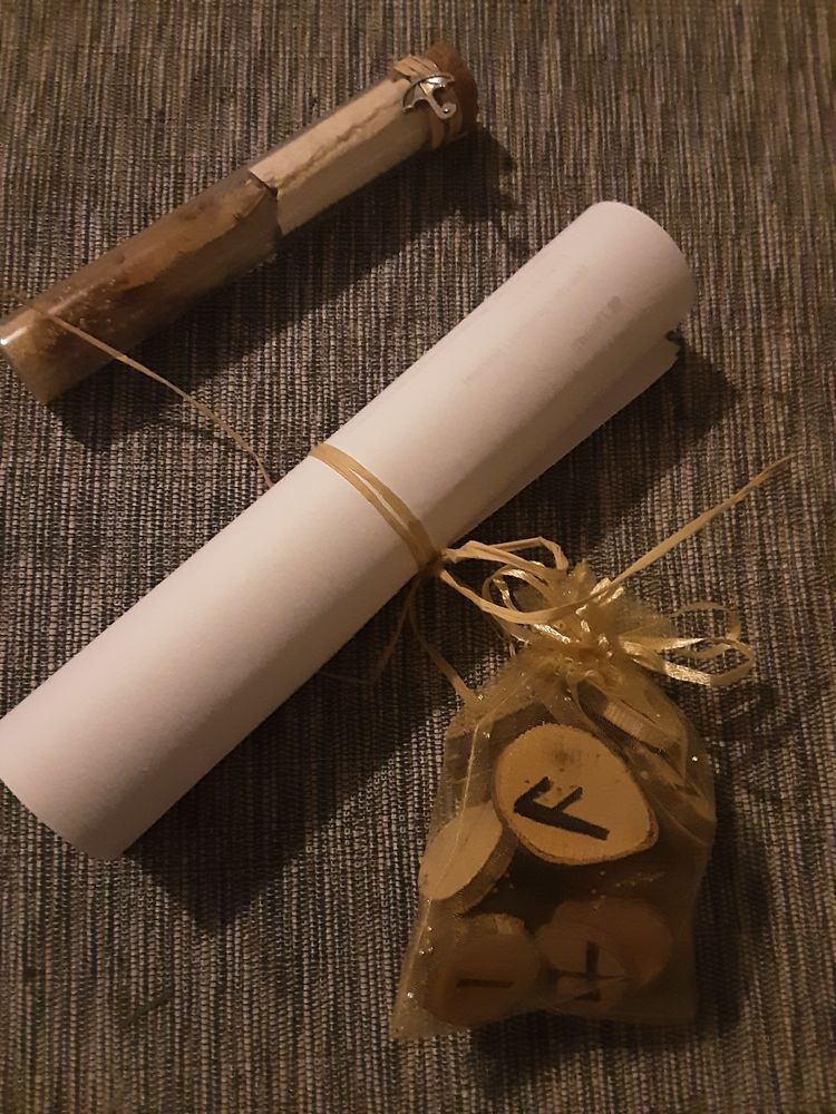 Jeux de 24 runes 6 Auray (56)