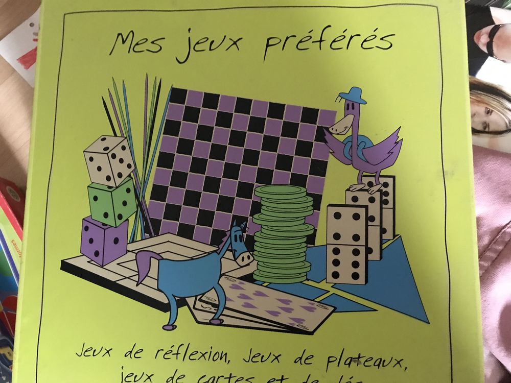 Jeux de soci�t� - bo�te multi-jeux en bois
16 Champigny-sur-Marne (94)