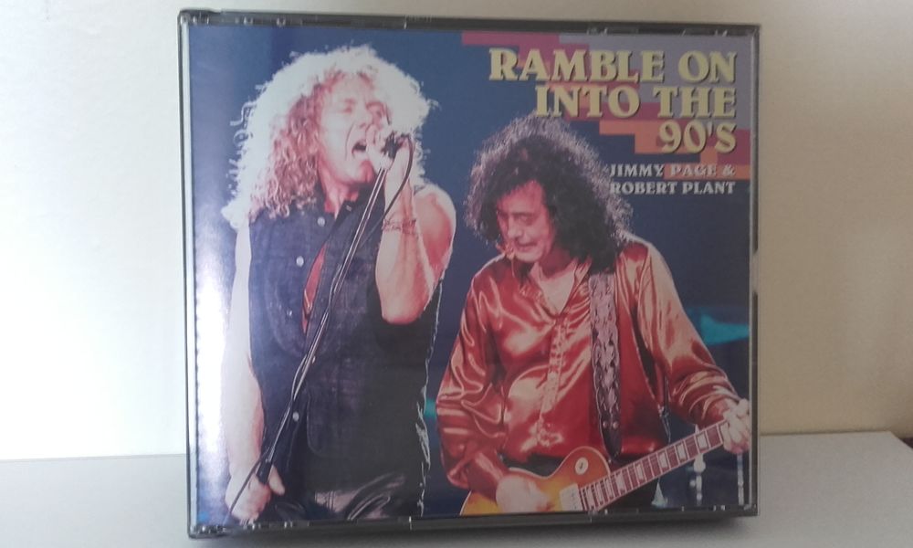 Jimmy Page / Robert Plant : Ramble On Into The 90'S - Live S 30 Angers (49)