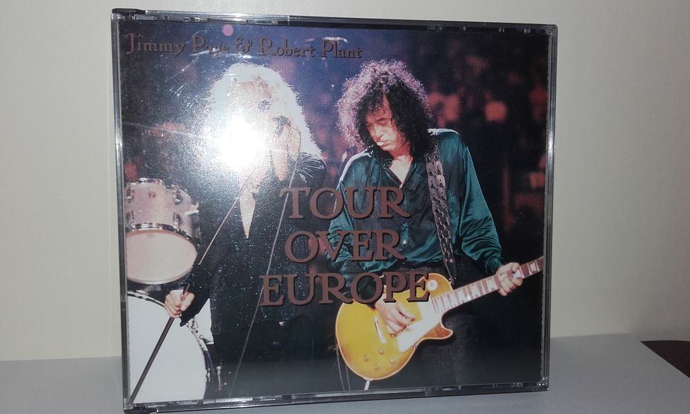 Jimmy Page / Robert Plant : Tour Over Europe - Live Milano 1 30 Angers (49)