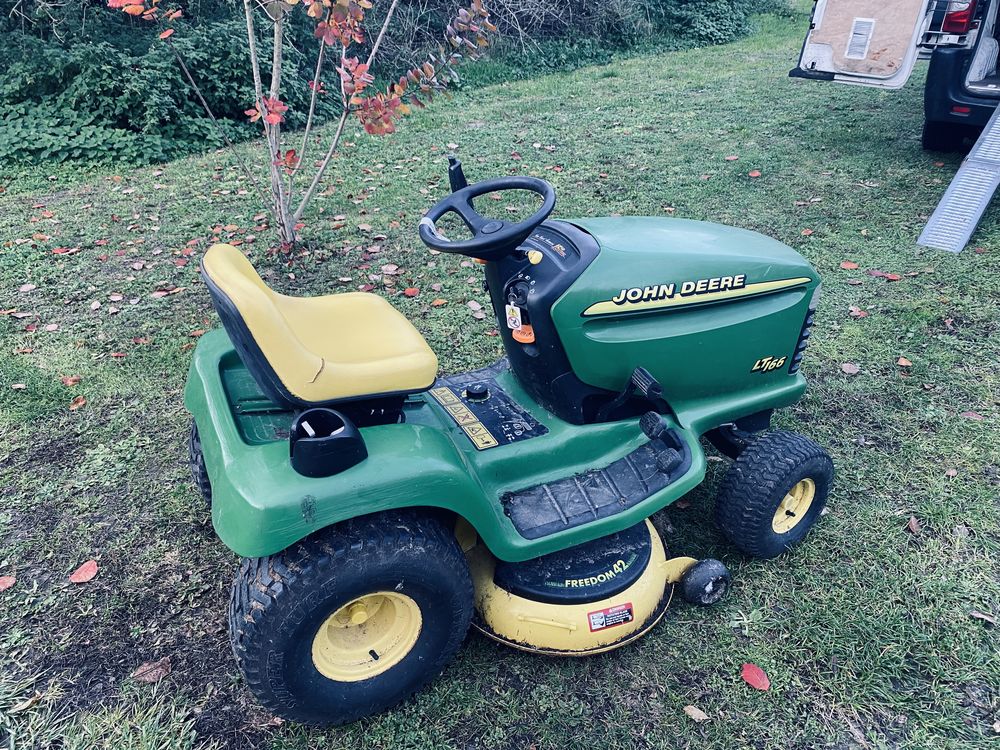 John Deere LT 166 1250 Berneuil-sur-Aisne (60)