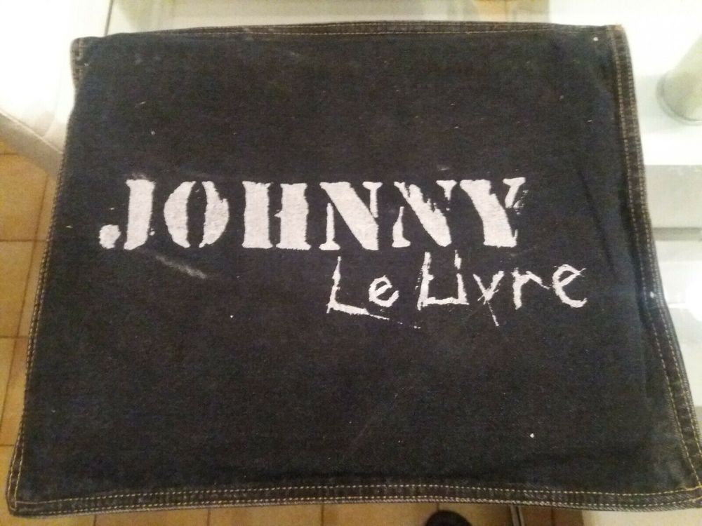 *Johnny Hallyday - Le livre m�tal* 60 Allex (26)