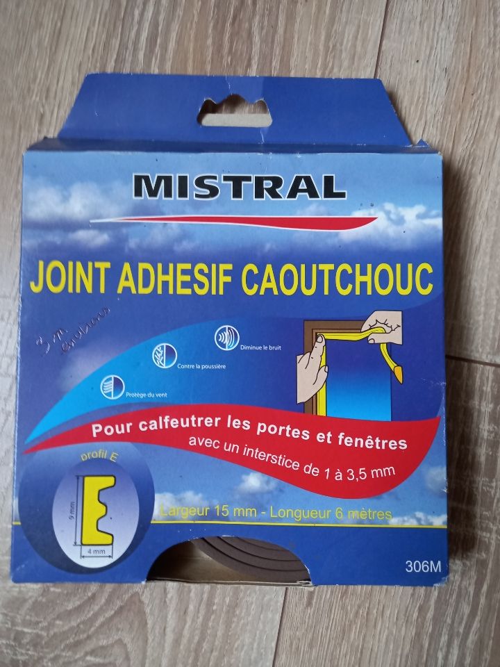 Joint adh�sif caoutchouc marron marque mistral comme  neuf 2 Villiers (86)