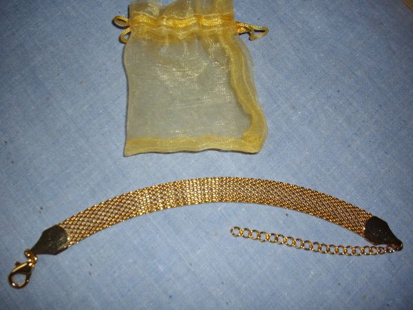 joli bracelet neuf jamais port� dor� � l'or fin, larg 7 mms 8 Dunkerque (59)