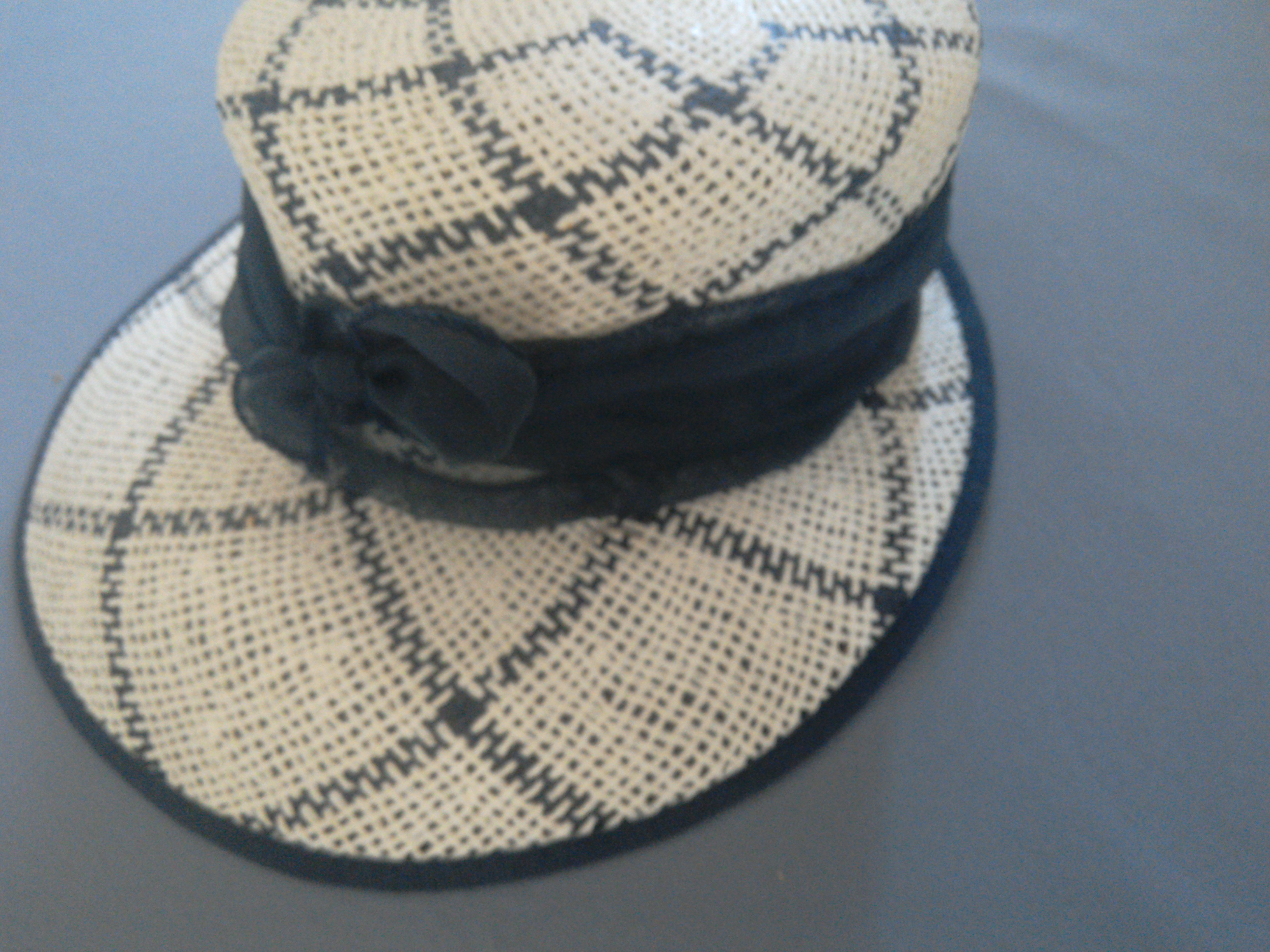 joli chapeau 9 Toulon (83)