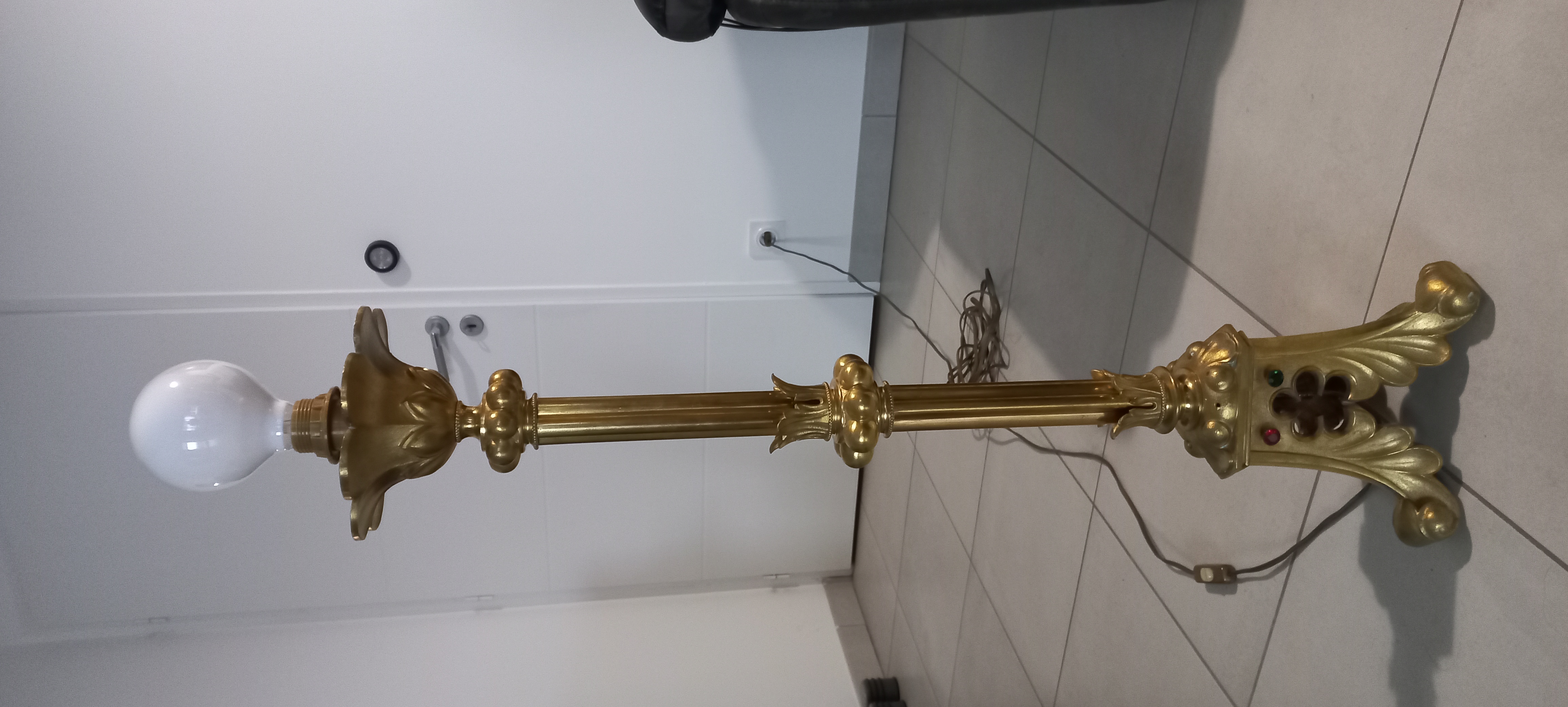 Joli pic cierge mont� en lampadaire 50 Mours-Saint-Eus�be (26)