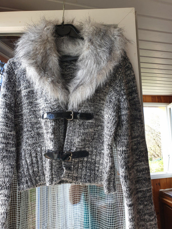 Joli Gilet/blouson court 20 Cahors (46)