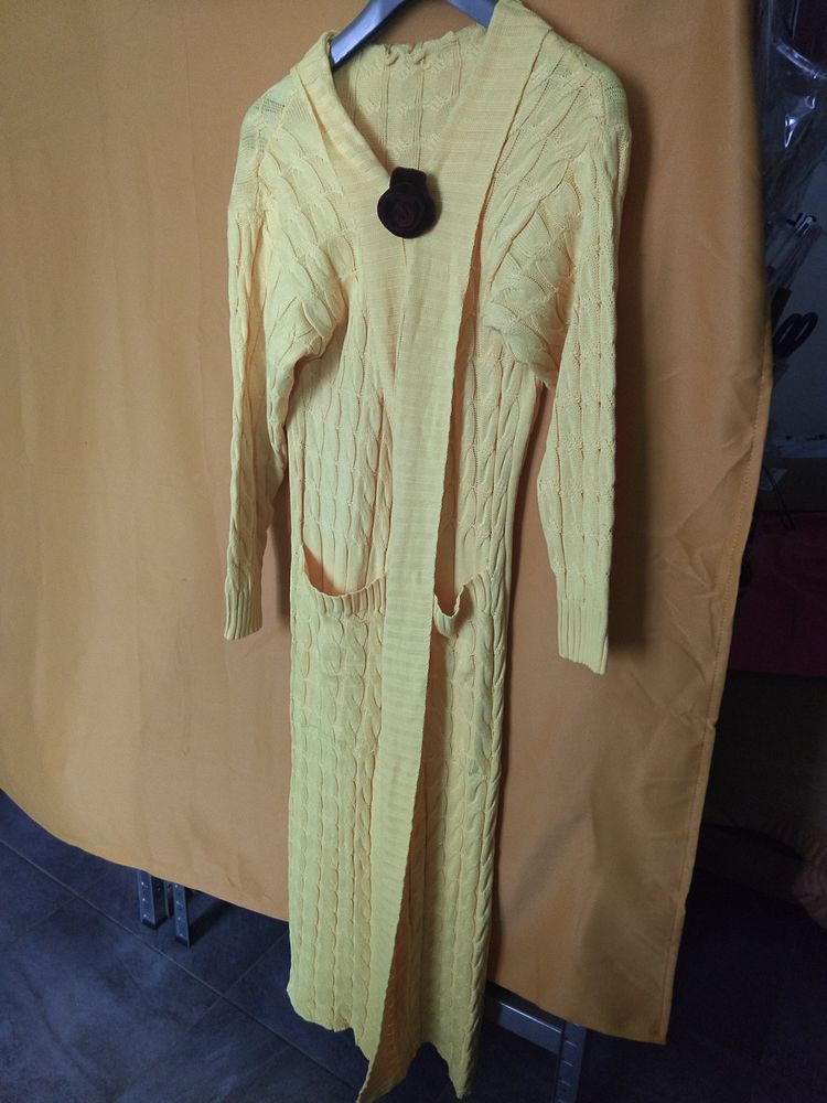 joli gilet jaune doux pour GRANDE fille-femme 25 Ch�teauroux (36)