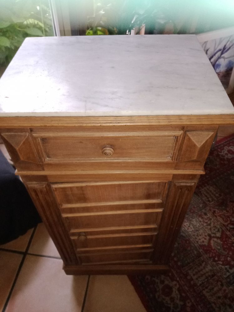 Joli meuble de style chevet ou meuble d'entr�e 20 Saint-Sulpice (81)